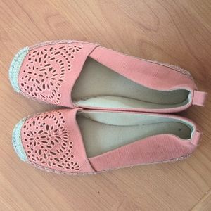 Kelly and Katie Saveya eyelet espadrilles - size 7.5